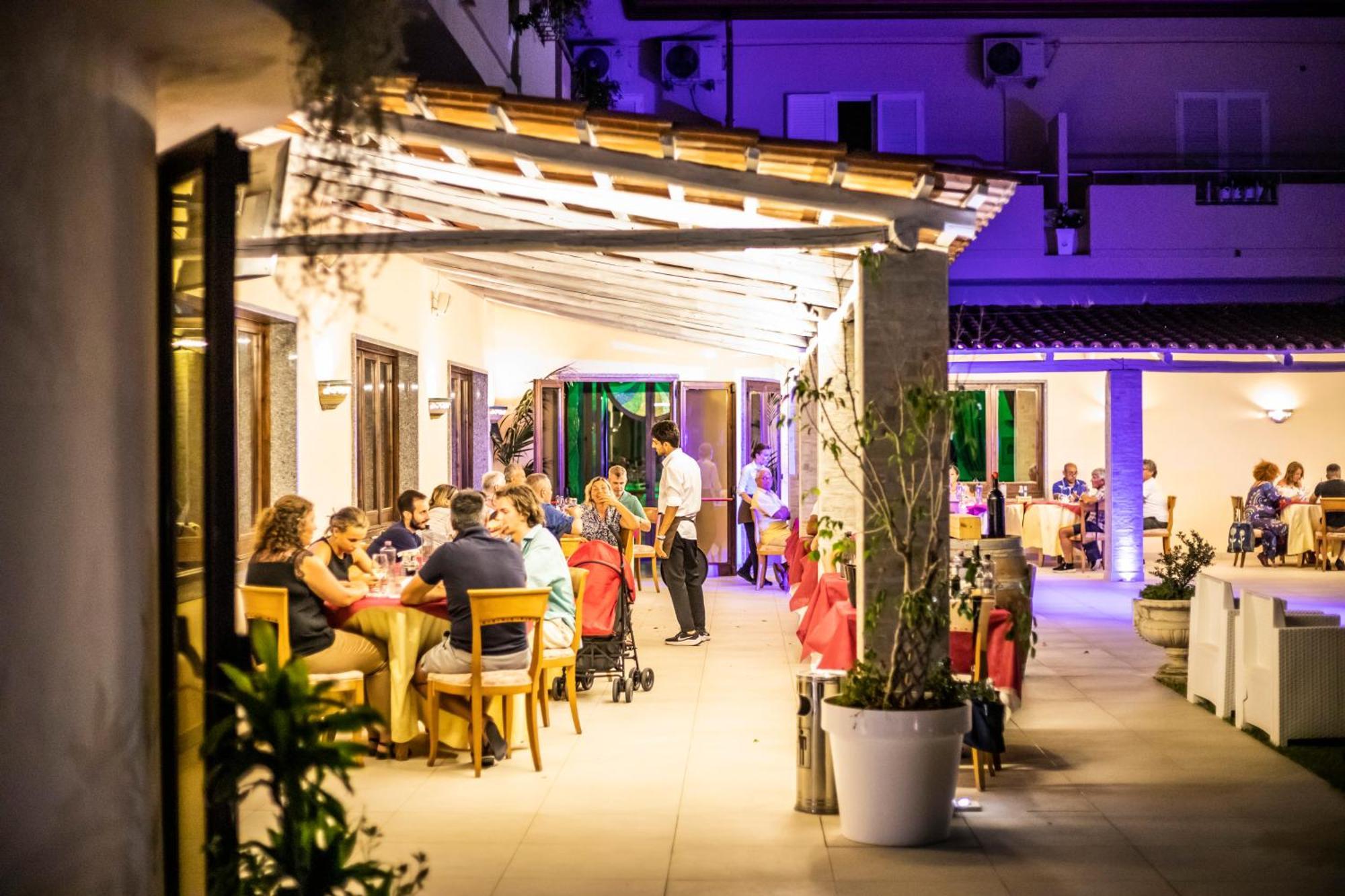 Hotel Calabrisella Calabria Bagian luar foto